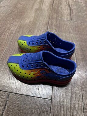 Native shoes size 8 childrens